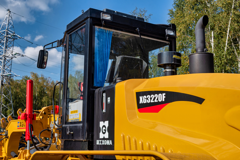 Грейдер XG3220F (Бульдозерный отвал, пятизубый задний рыхлитель) HV Market