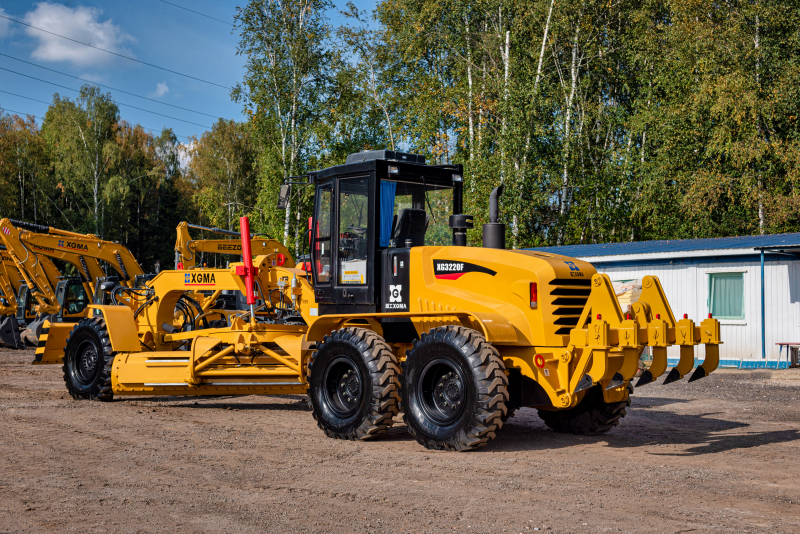 Грейдер XG3220F (Бульдозерный отвал, пятизубый задний рыхлитель) HV Market