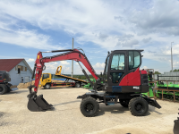 Мини-экскаватор QUADTRAC E60W (6 т, кабина, А/С, квикаплер, поворотная стрела, траншейный ковш) HV Market