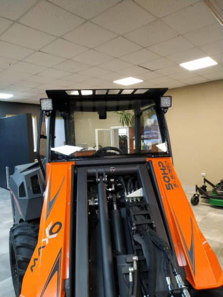 Мини-погрузчик CASTLOADERS MAXO 50 (Шины Тракторные)