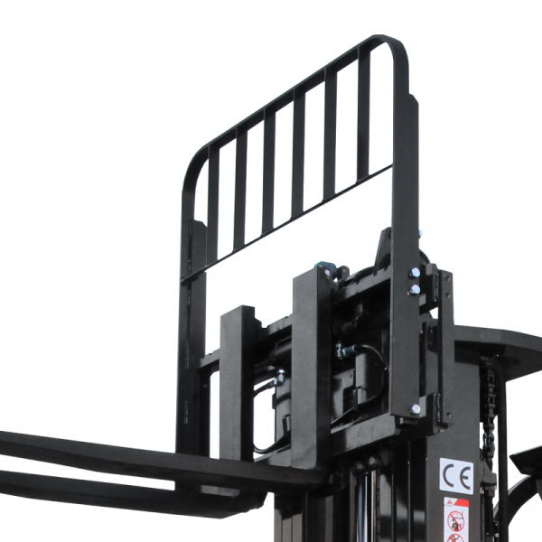 Электрический погрузчик YETT CPD15-A3H4-M-M300-3W